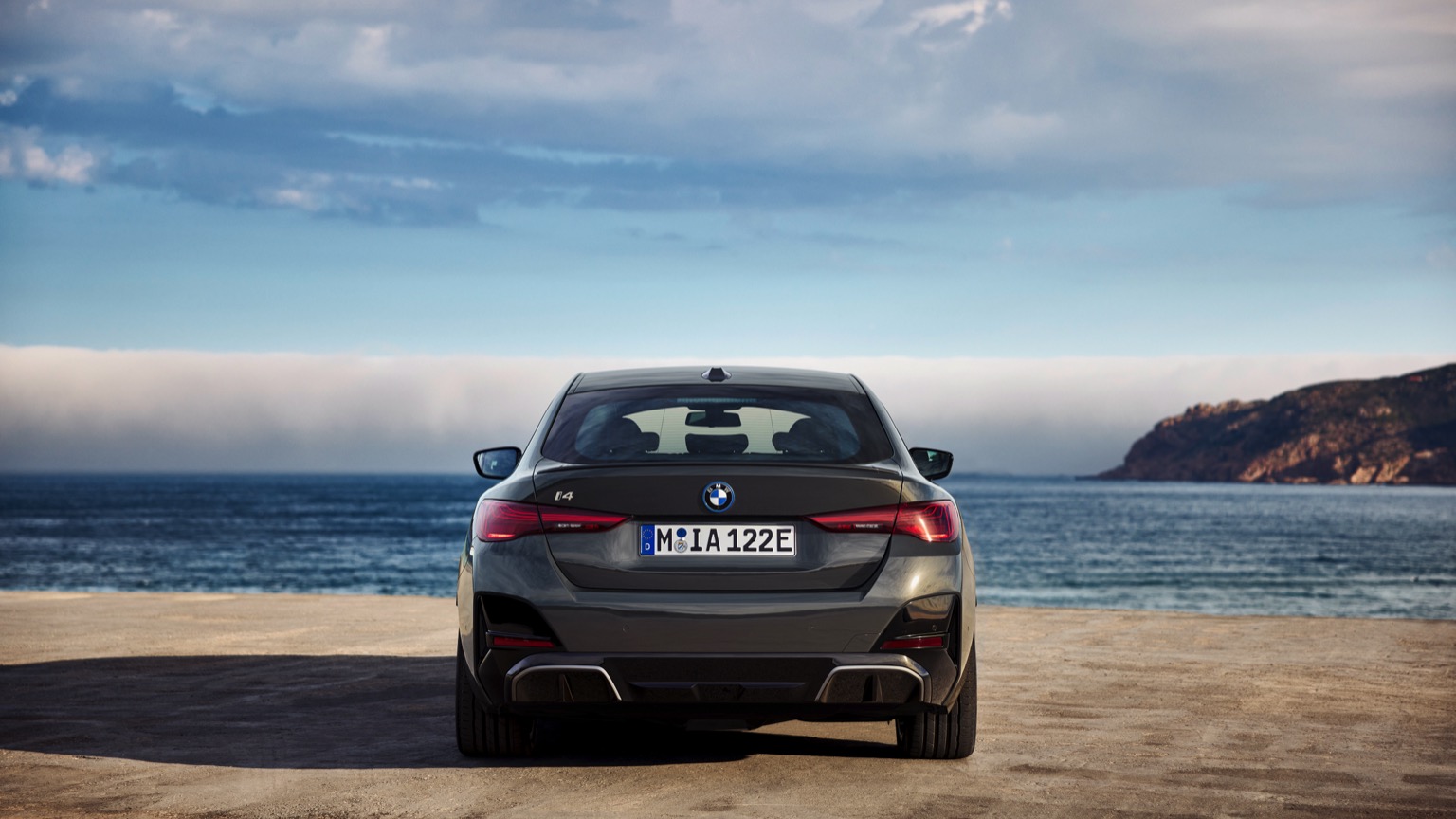 BMW i4 eDrive40 galeri görseli