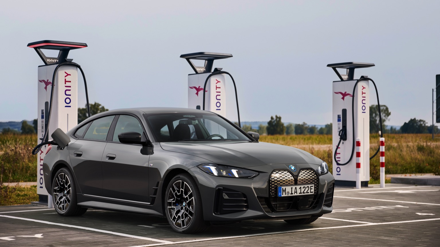 BMW i4 xDrive40 galeri görseli