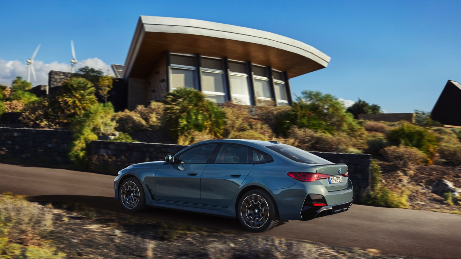 BMW i4 M60 xDrive galeri görseli