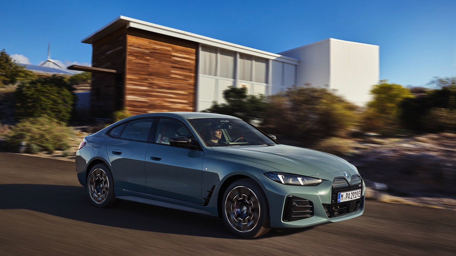 BMW i4 M60 xDrive galeri görseli