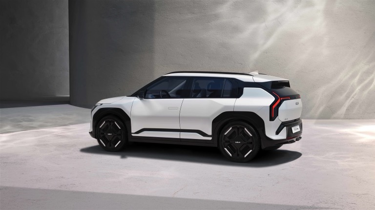 Kia 2024 Kia EV3 Standard Range