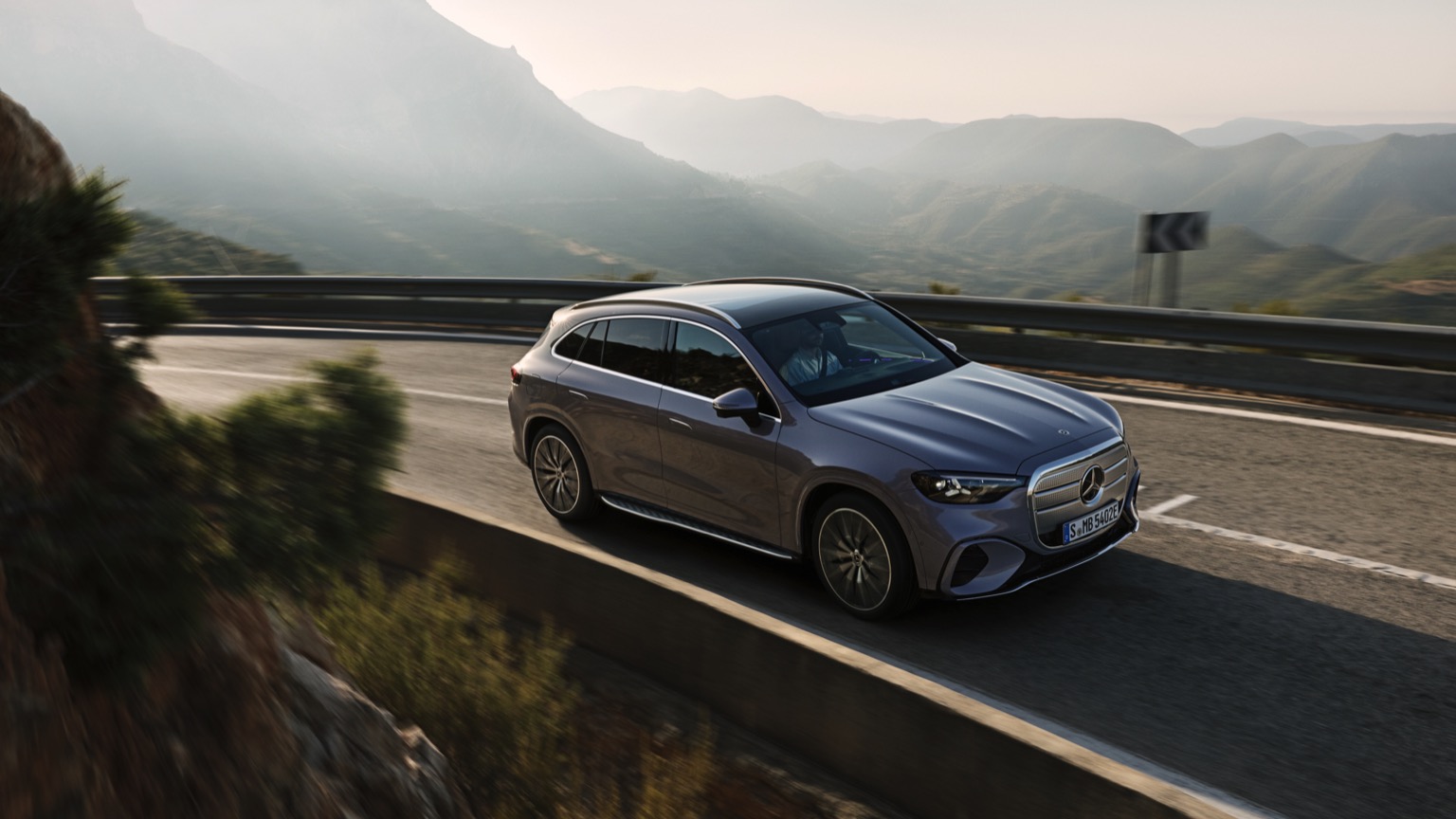 Mercedes-Benz GLC 400 4MATIC galeri görseli